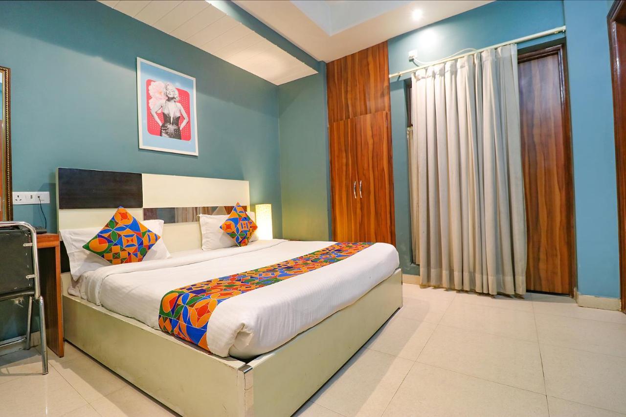 Fabhotel Church House Rohini Delhi Kültér fotó